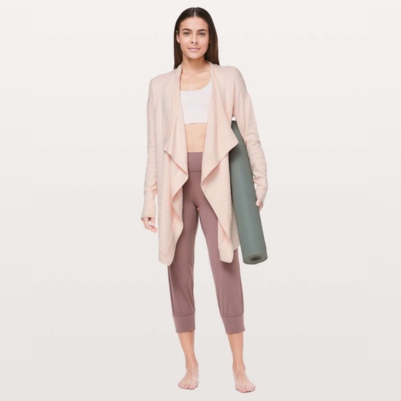 SOLD🚨LULULEMON✨GUC SILKY SOFT✨ Find Your Calm Wrap✨Chantilly✨Size 4 - Picture 3 of 16